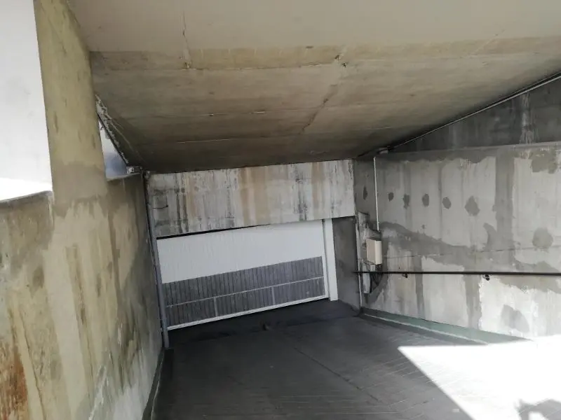 Photo 4 Parking