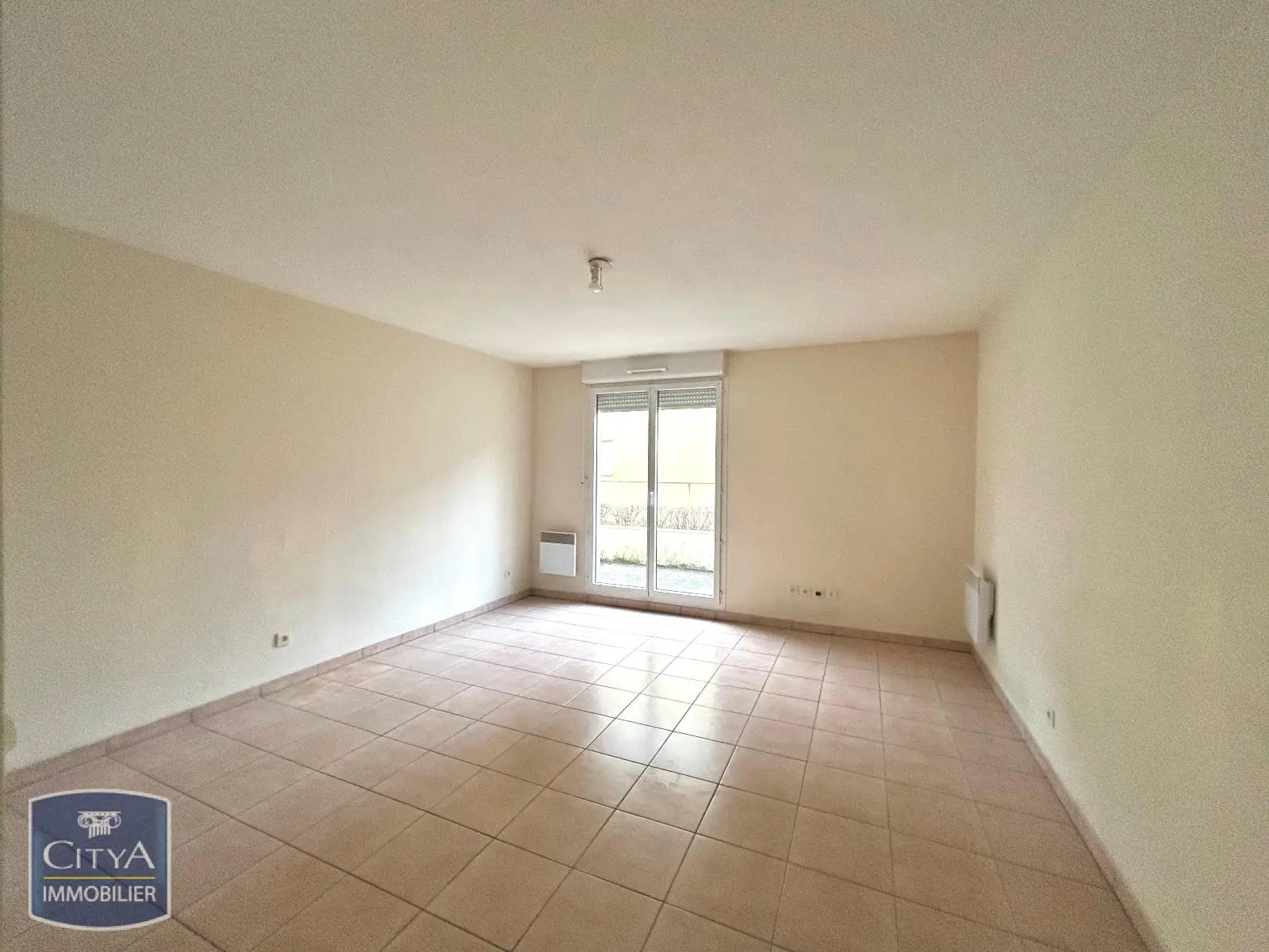 Photo 1 Appartement 1 pièce 28.06m²