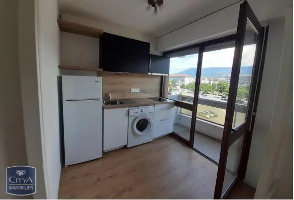Photo 2 Appartement 1 pièce 33.1m²