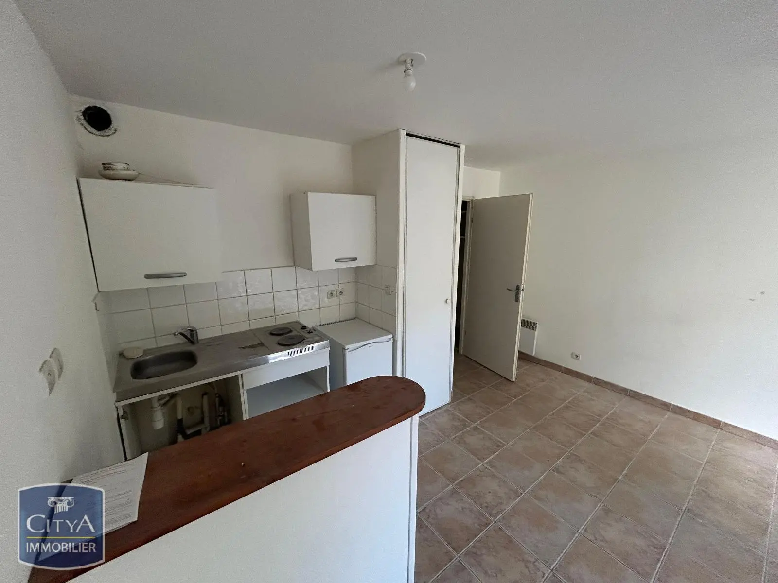 Photo 2 Appartement 1 pièce 28.06m²