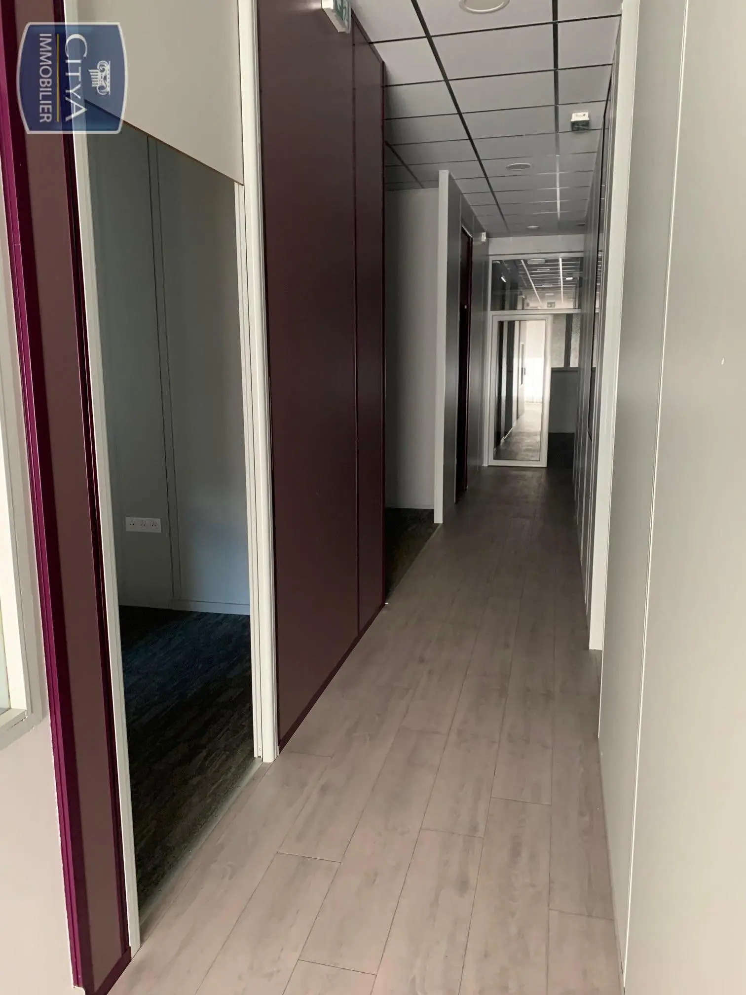 Photo 3 Local Commercial 412m²
