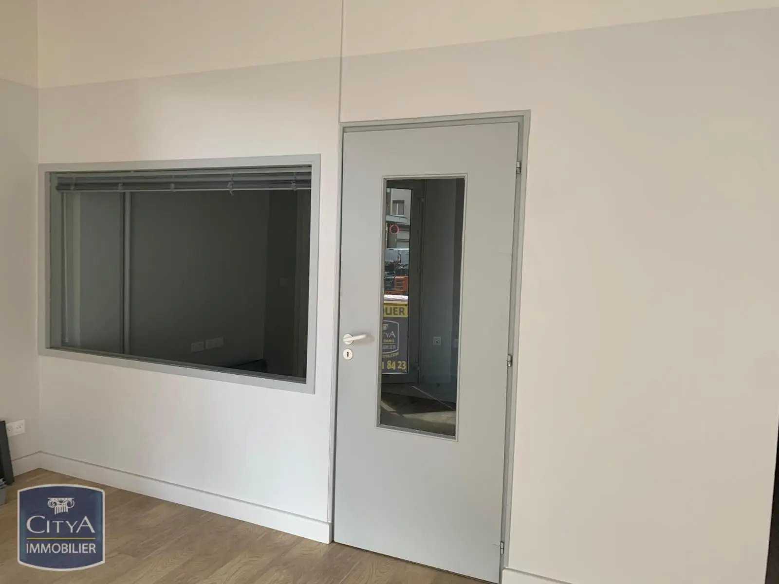 Photo 5 Local Commercial 275m²