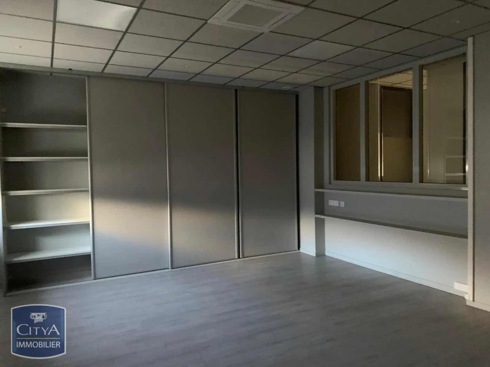 Photo 7 Local Commercial 275m²