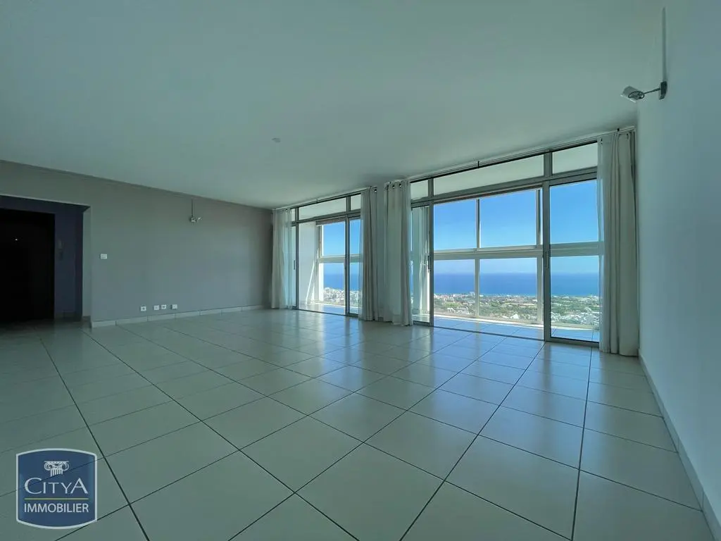 Photo 1 Appartement 4 pièces 115.97m²