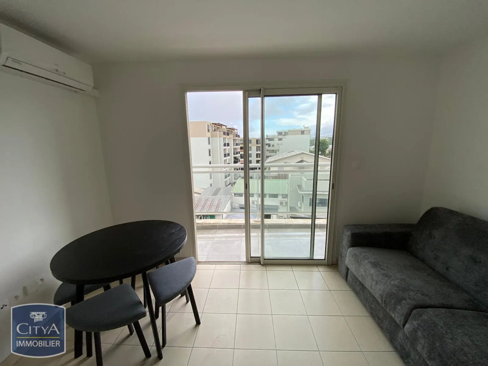 Photo 1 Appartement 1 pièce 25.38m²