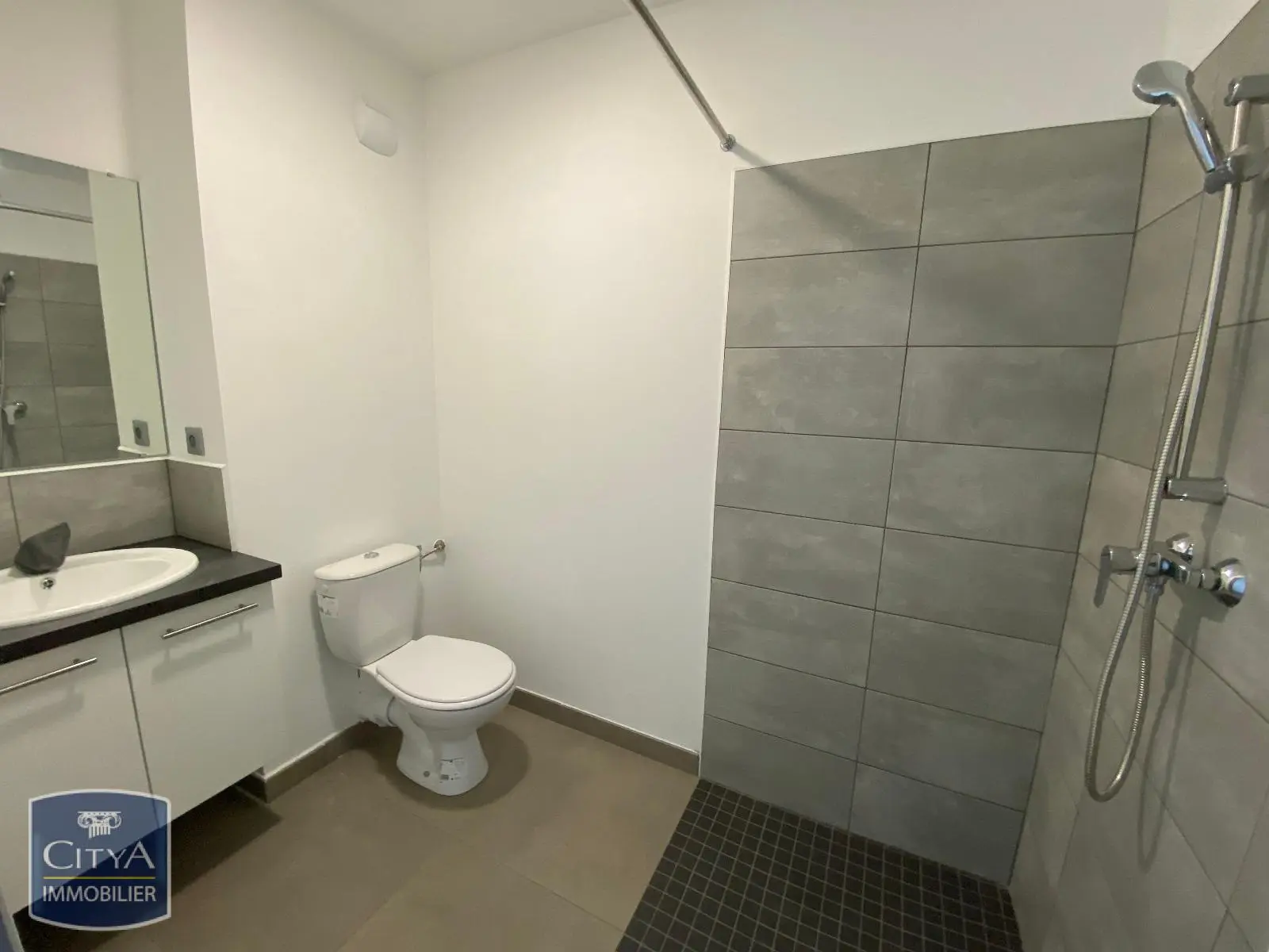 Photo 2 Appartement 1 pièce 21.9m²