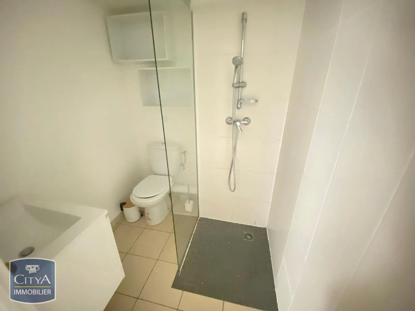 Photo 2 Appartement 1 pièce 23.57m²