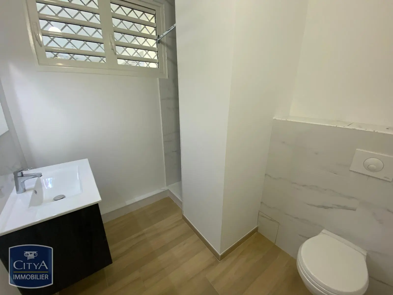 Photo 2 Appartement 1 pièce 60m²