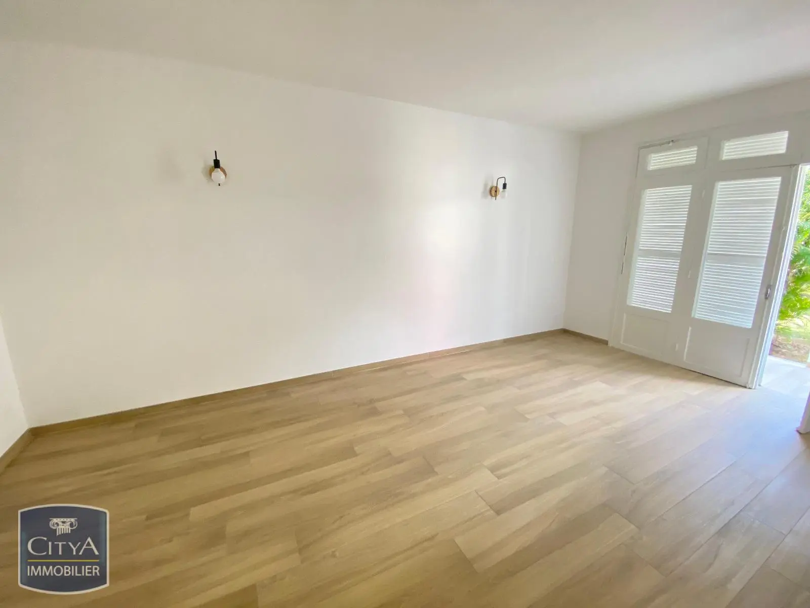 Photo 1 Appartement 1 pièce 60m²