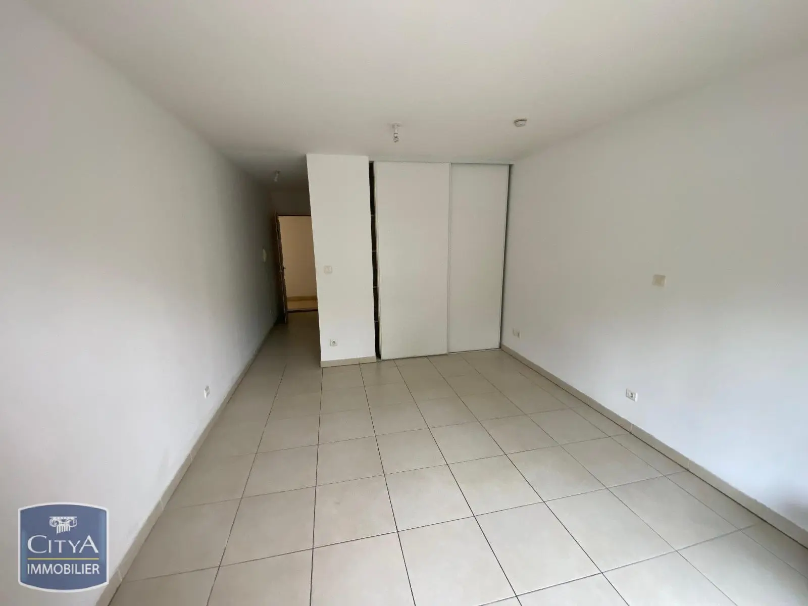 Photo 1 Appartement 1 pièce 24.02m²