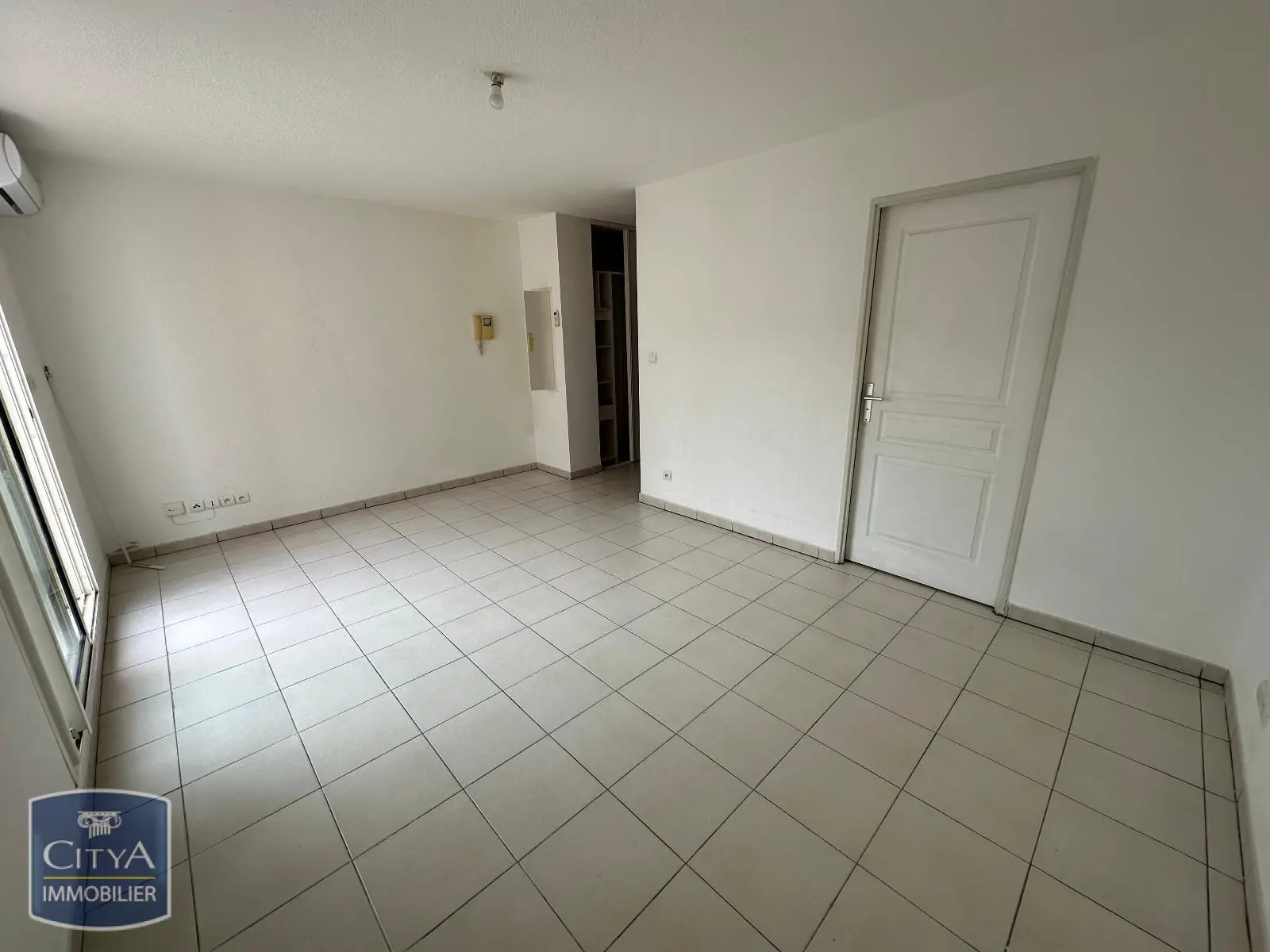 Photo 2 Appartement 1 pièce 25.01m²