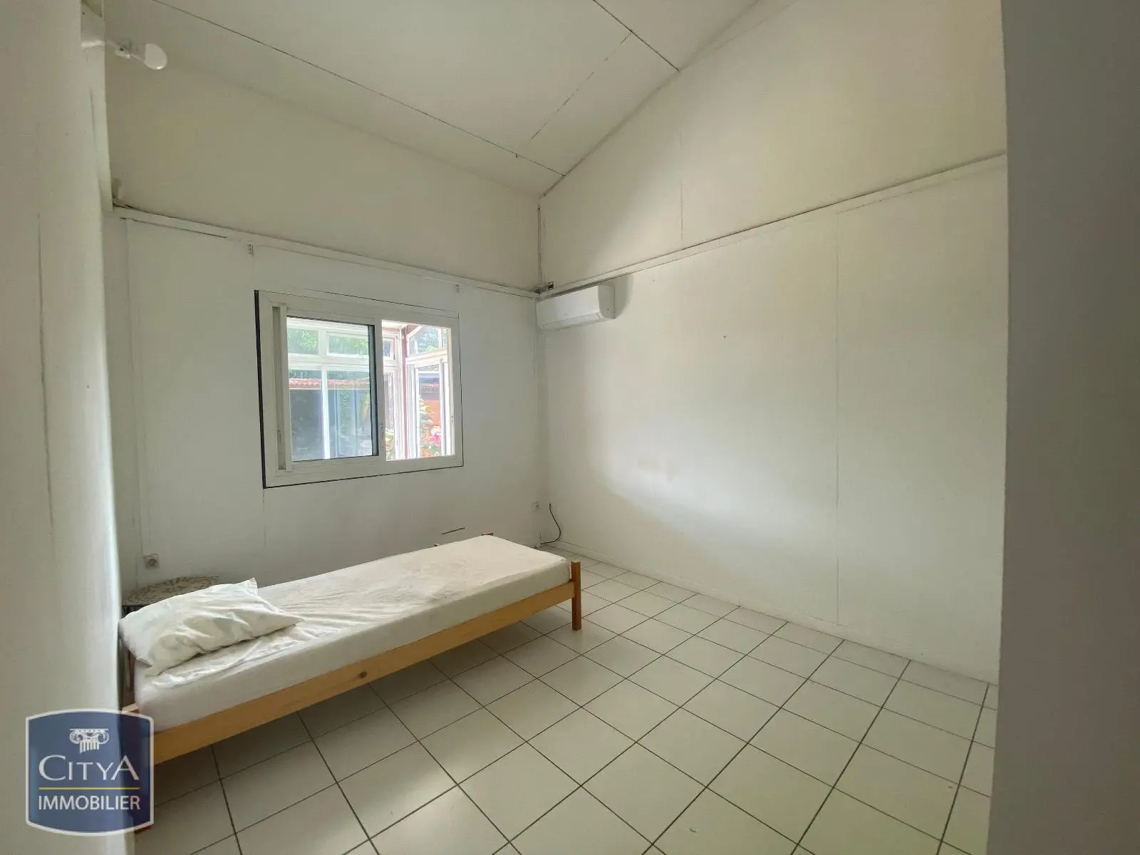 Photo 1 Appartement 1 pièce 10m²