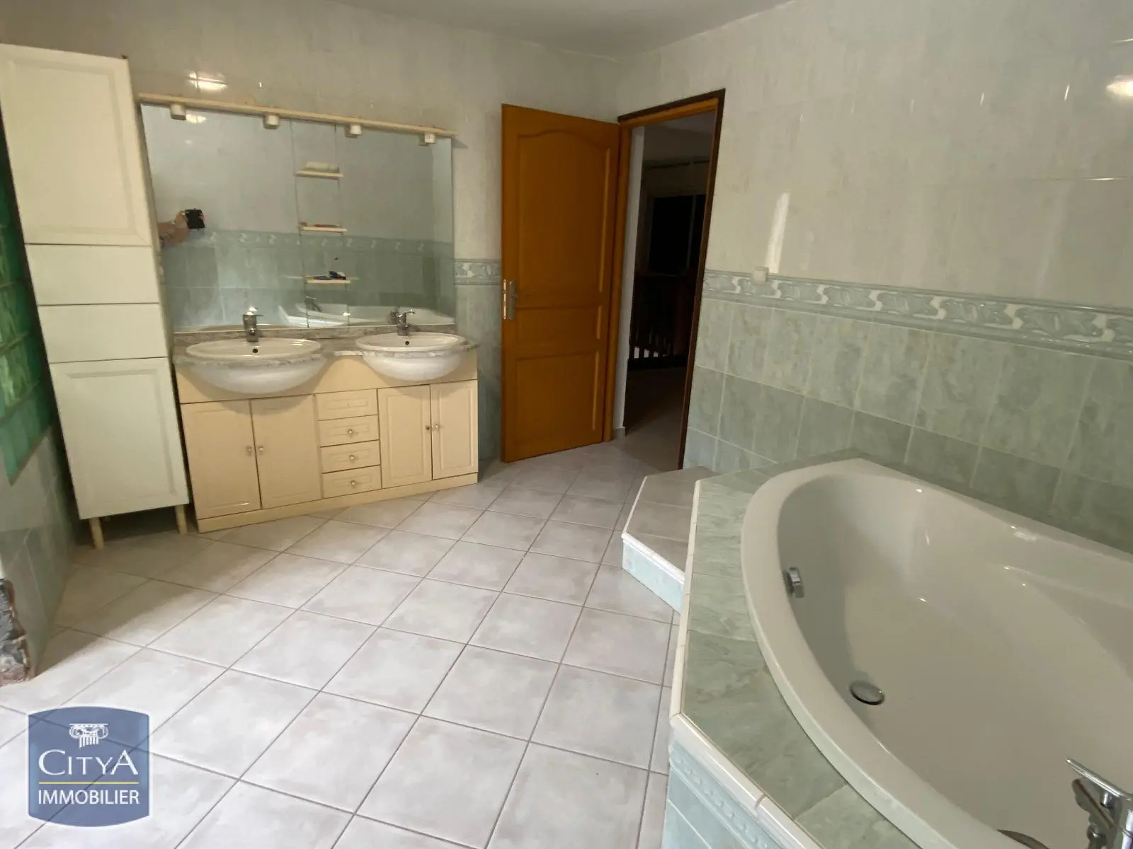 Photo 10 Maison 8 pièces 305.12m²