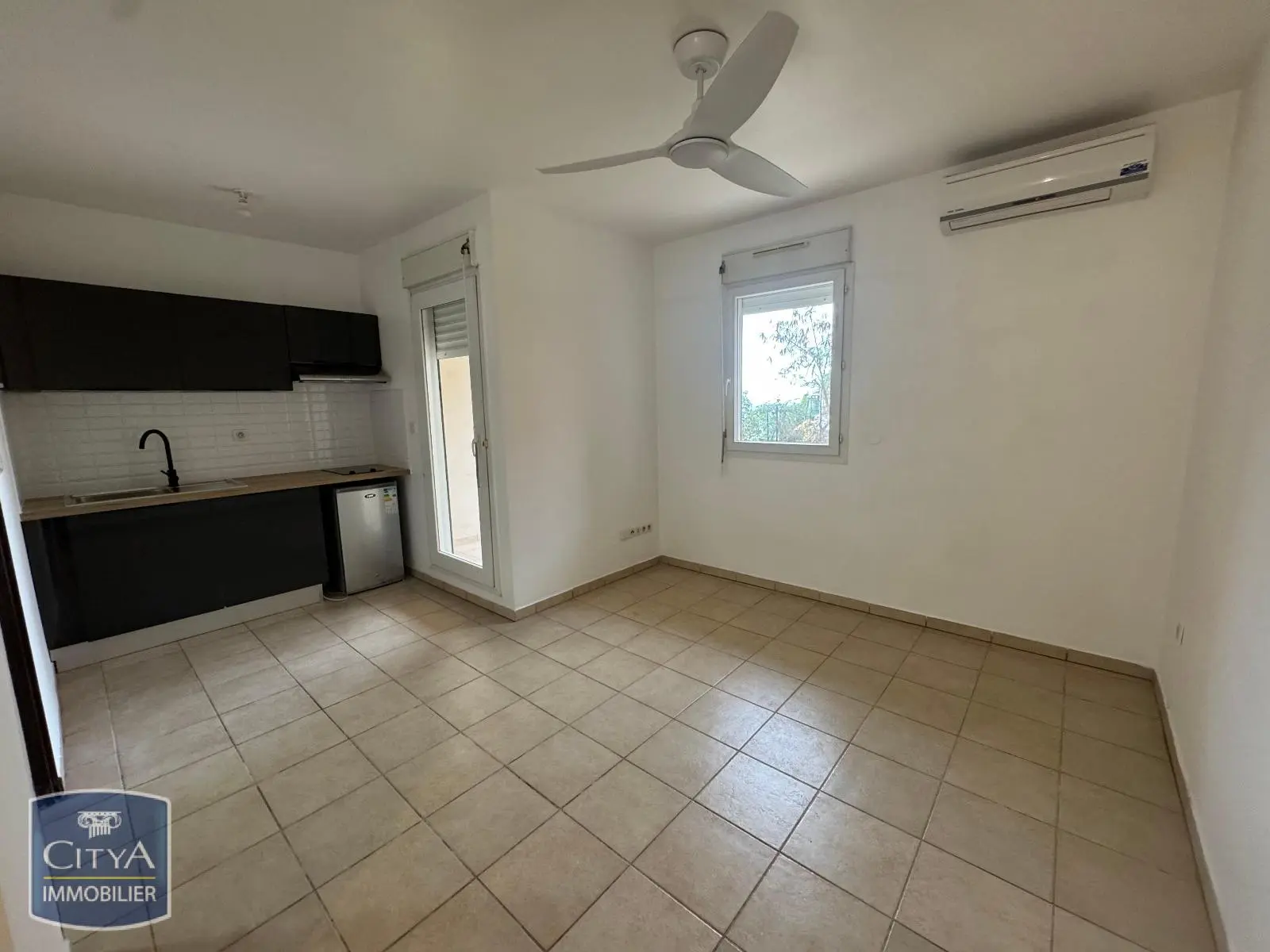 Photo 2 Appartement 1 pièce 24.26m²