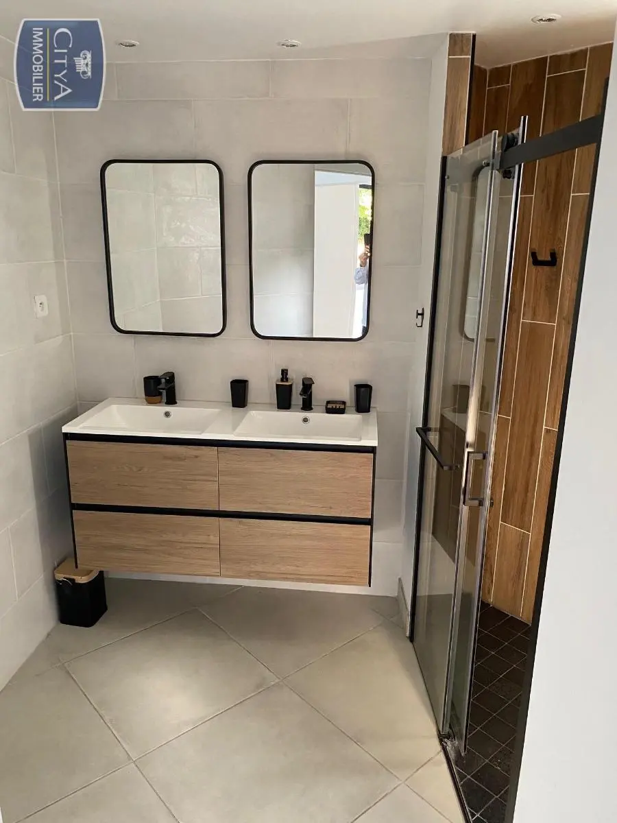 Photo 9 Maison 7 pièces 185m²