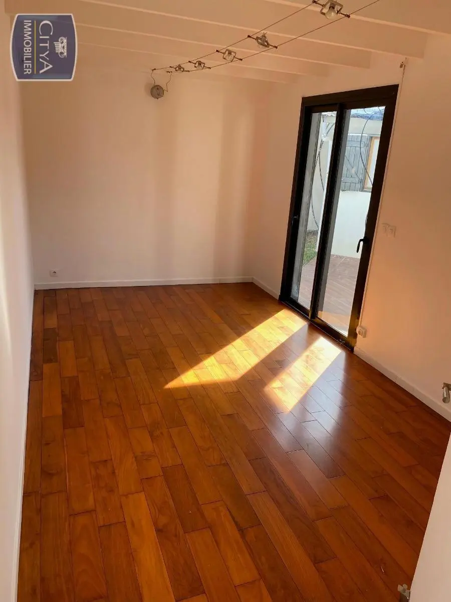 Photo 5 Maison 7 pièces 185m²