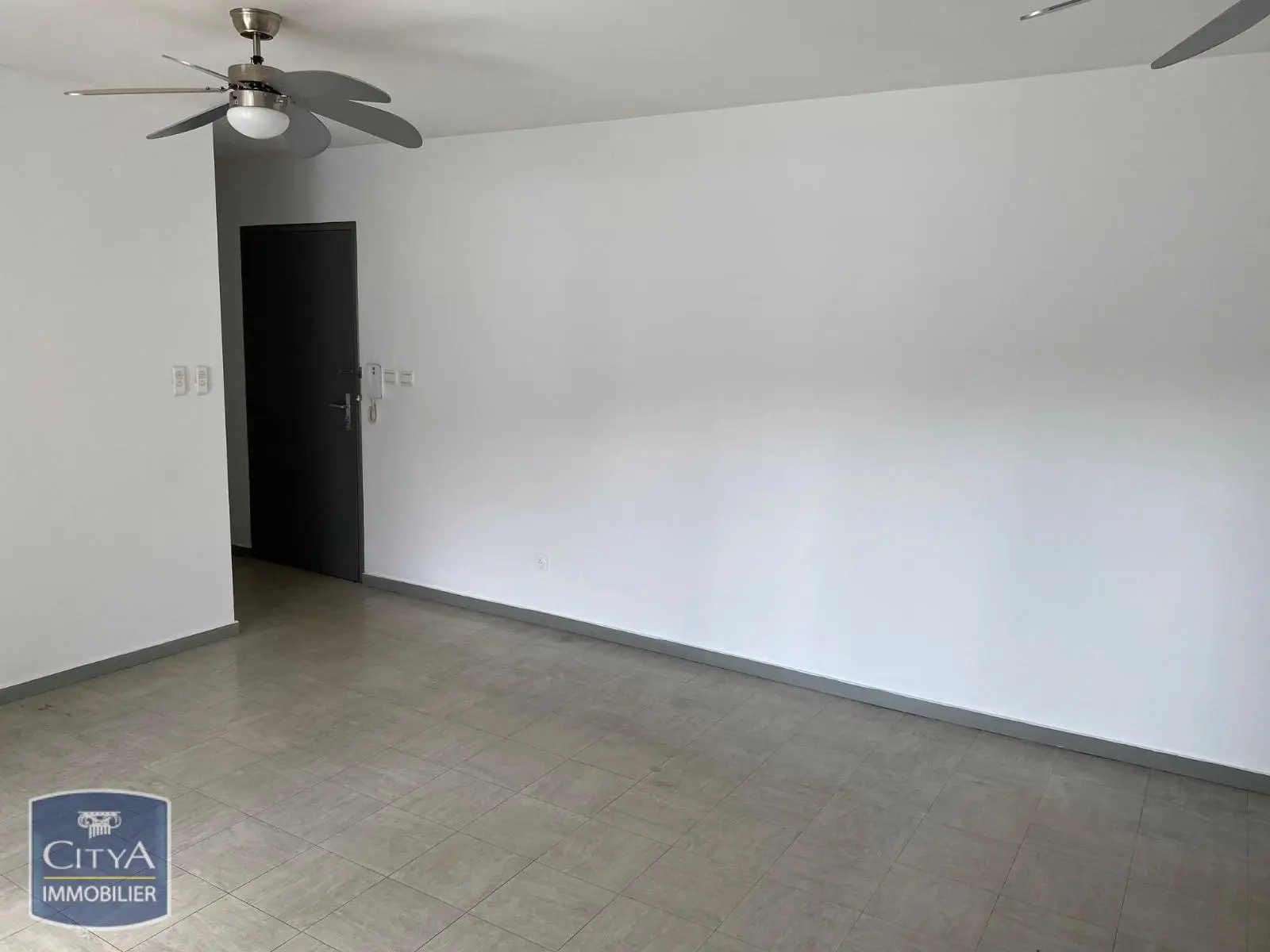 Photo 2 pour Appartement 3 pièces 56.5m² Photo 2 Appartement 3 pièces 56.5m²