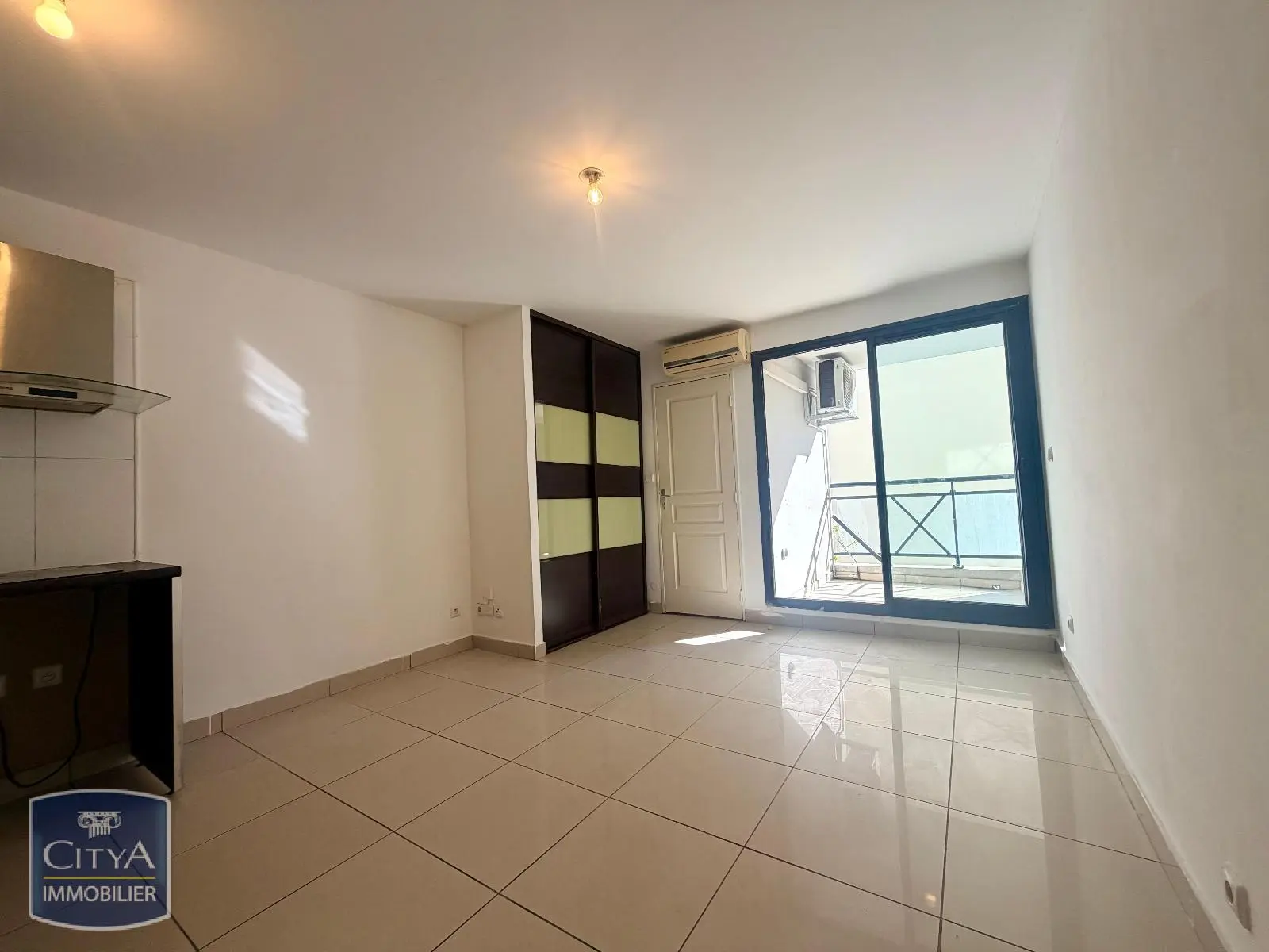Photo 2 Appartement 1 pièce 22.65m²