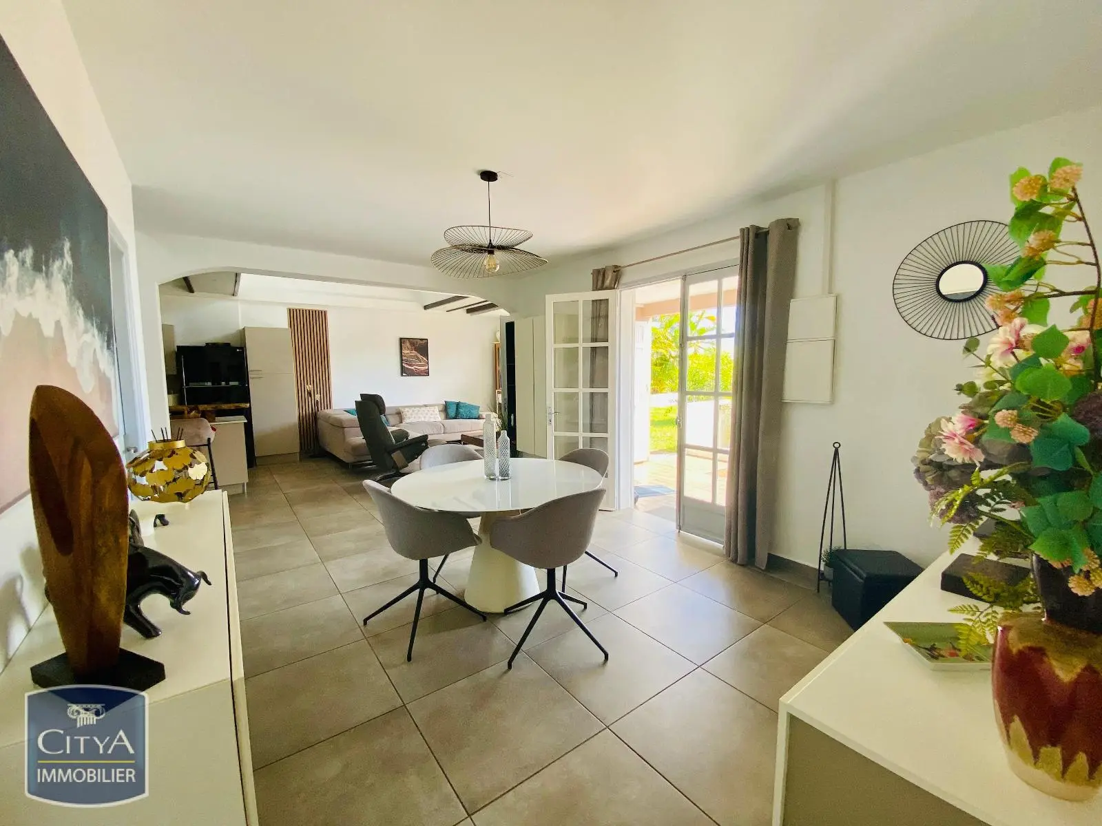 Photo 2 Maison 4 pièces 155m²