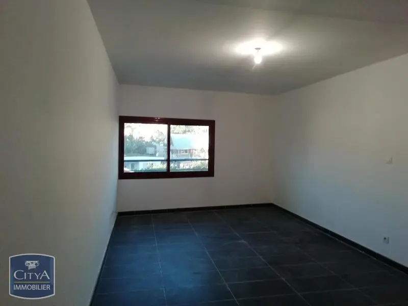 Photo 2 Appartement 1 pièce 27.16m²