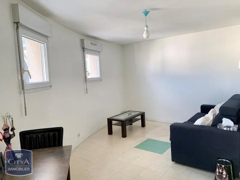 A LOUER STUDIO MEUBLE LAVAL