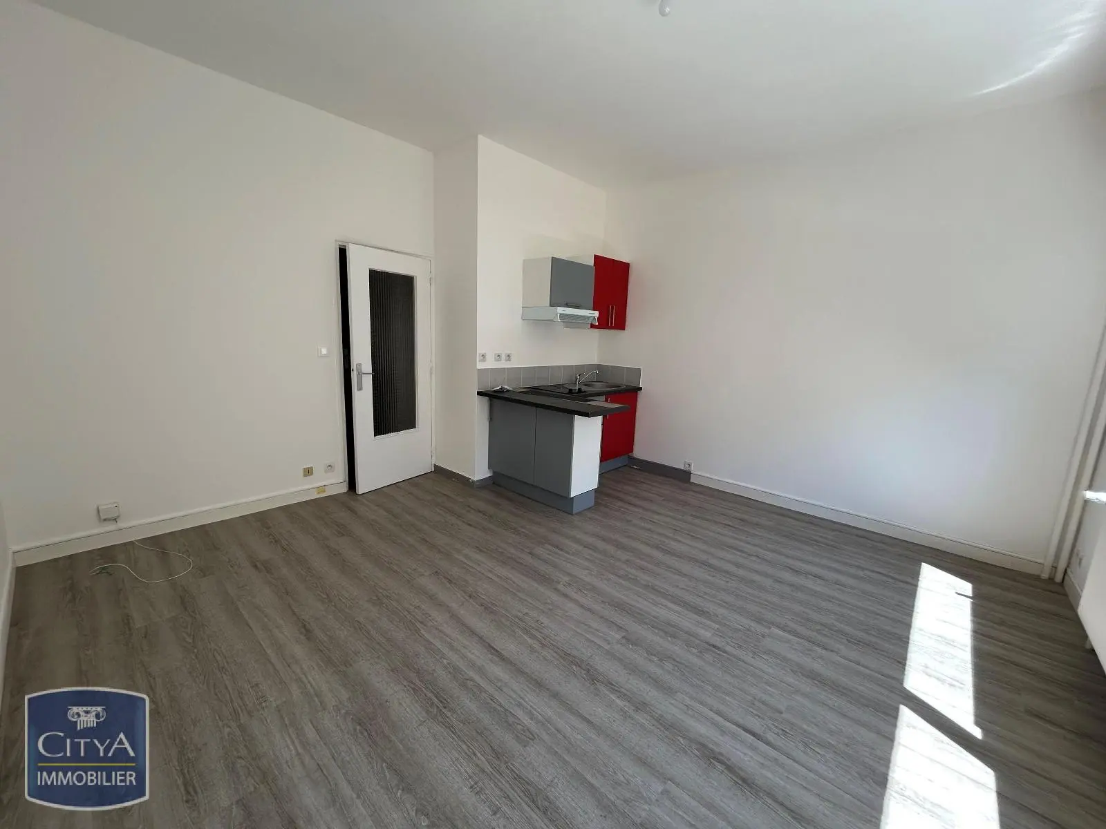 Photo 2 Appartement 1 pièce 33.64m²