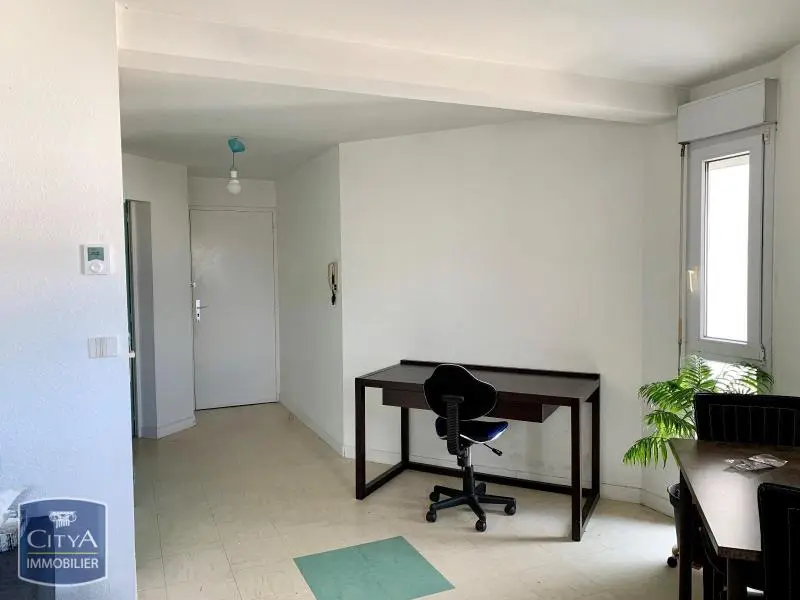 Photo 1 Appartement 1 pièce 29.9m²