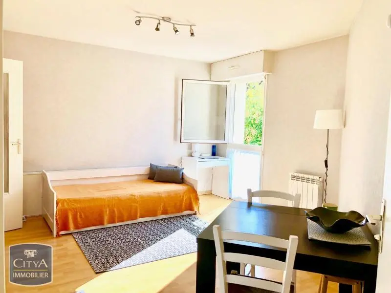 Photo 1 Appartement 1 pièce 24.8m²