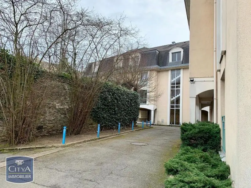 LOCATION STUDIO LAVAL