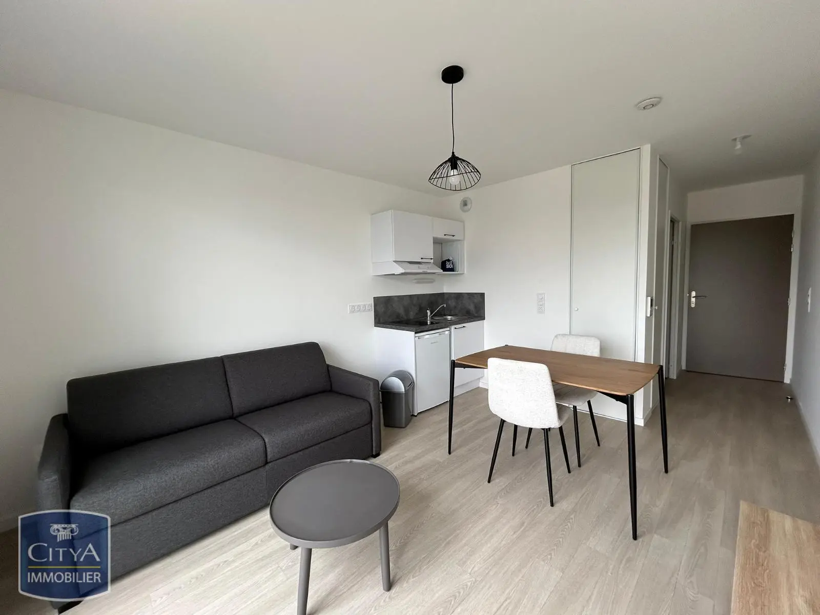 Photo 1 Appartement 1 pièce 20.05m²