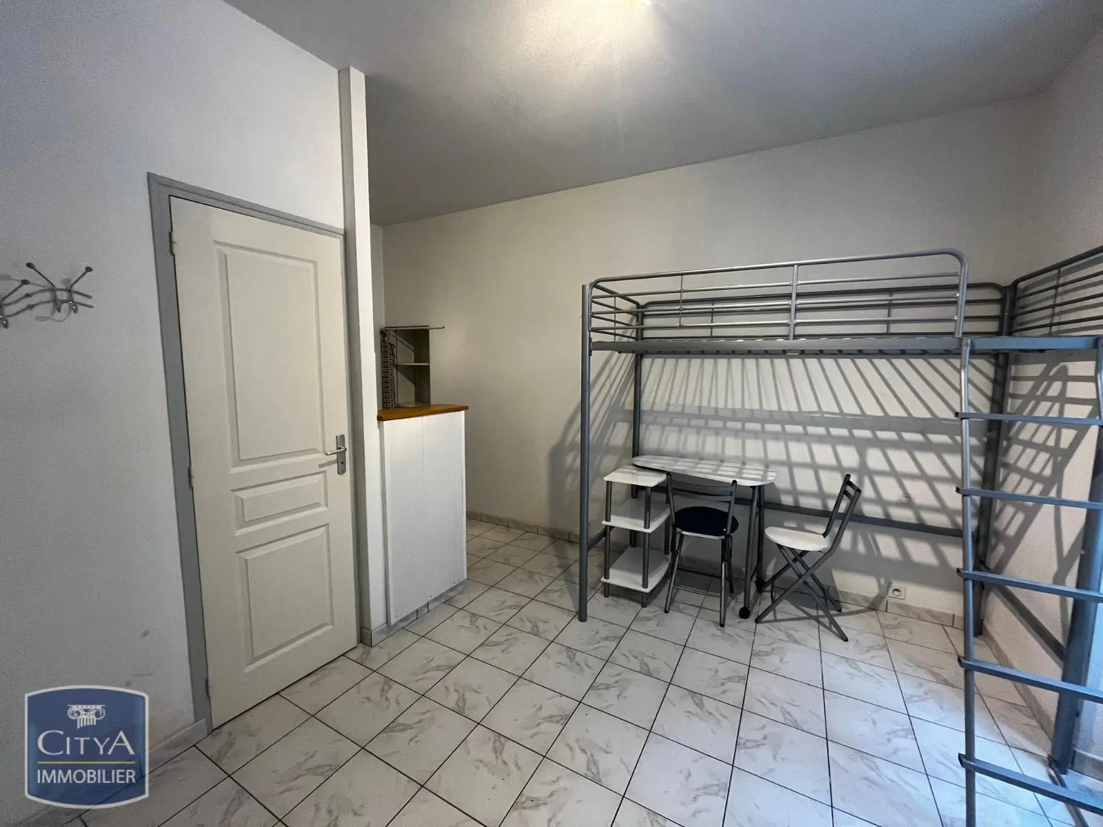 Photo 1 Appartement 1 pièce 16.83m²