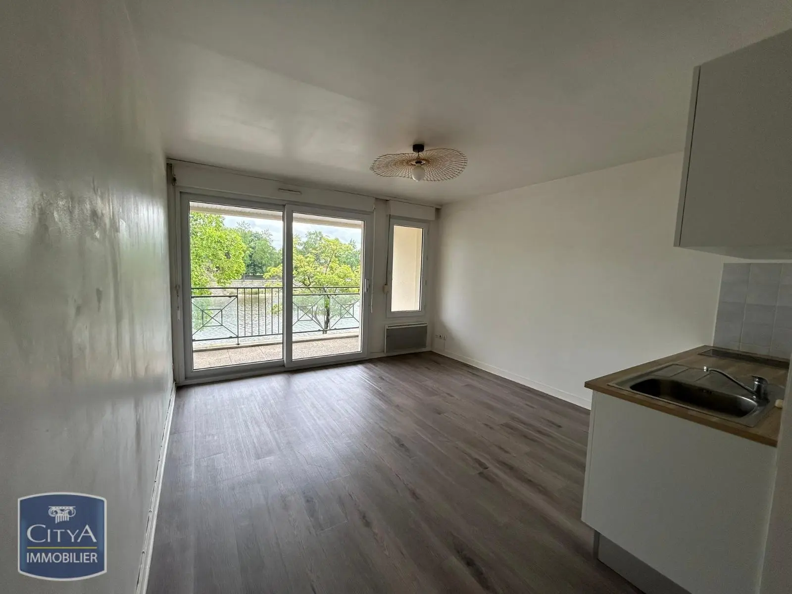 Photo 2 Appartement 1 pièce 25.59m²