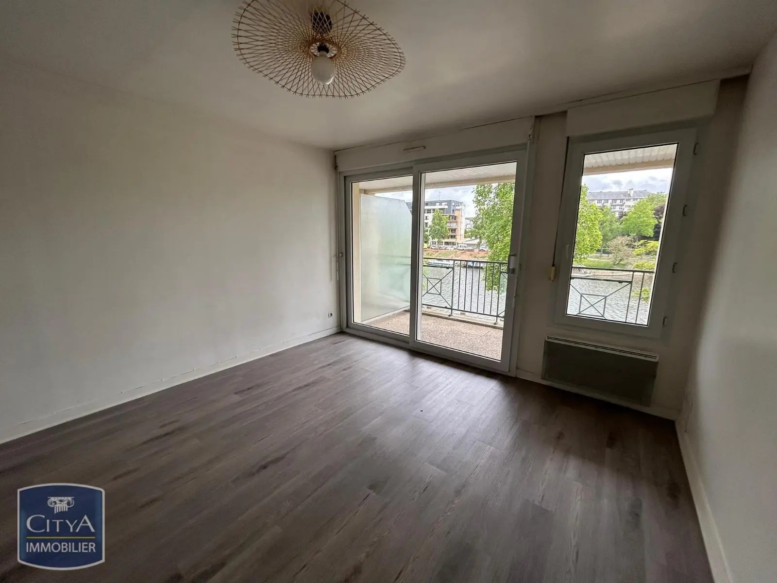 Photo 1 Appartement 1 pièce 25.59m²