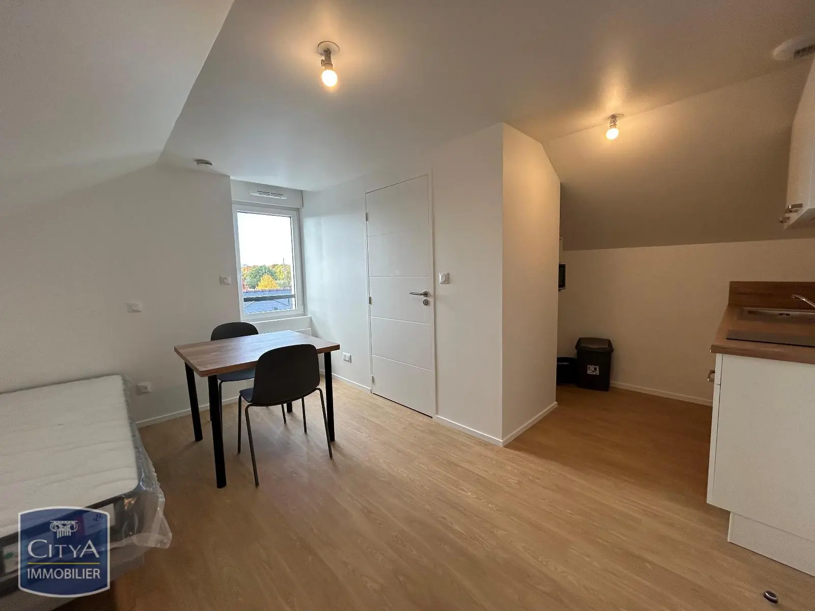 Photo 1 Appartement 1 pièce 15.41m²