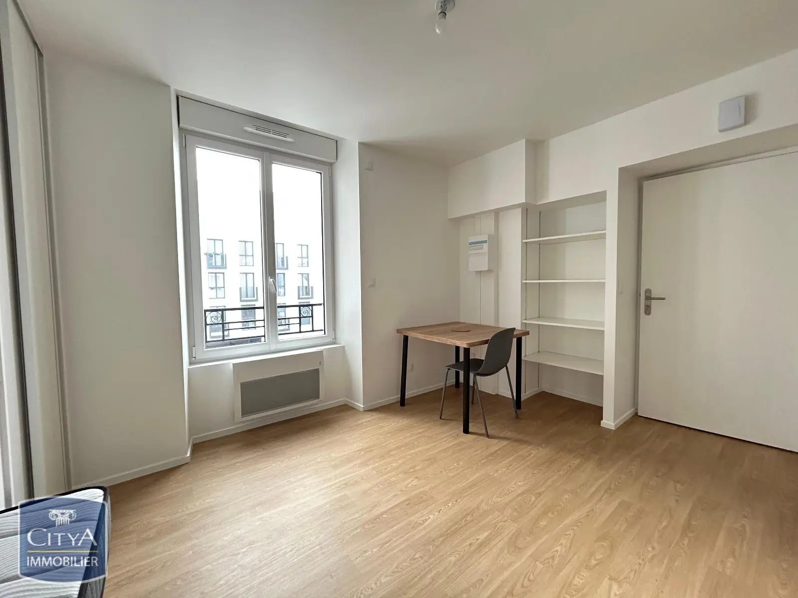 Photo 2 Appartement 1 pièce 19.76m²