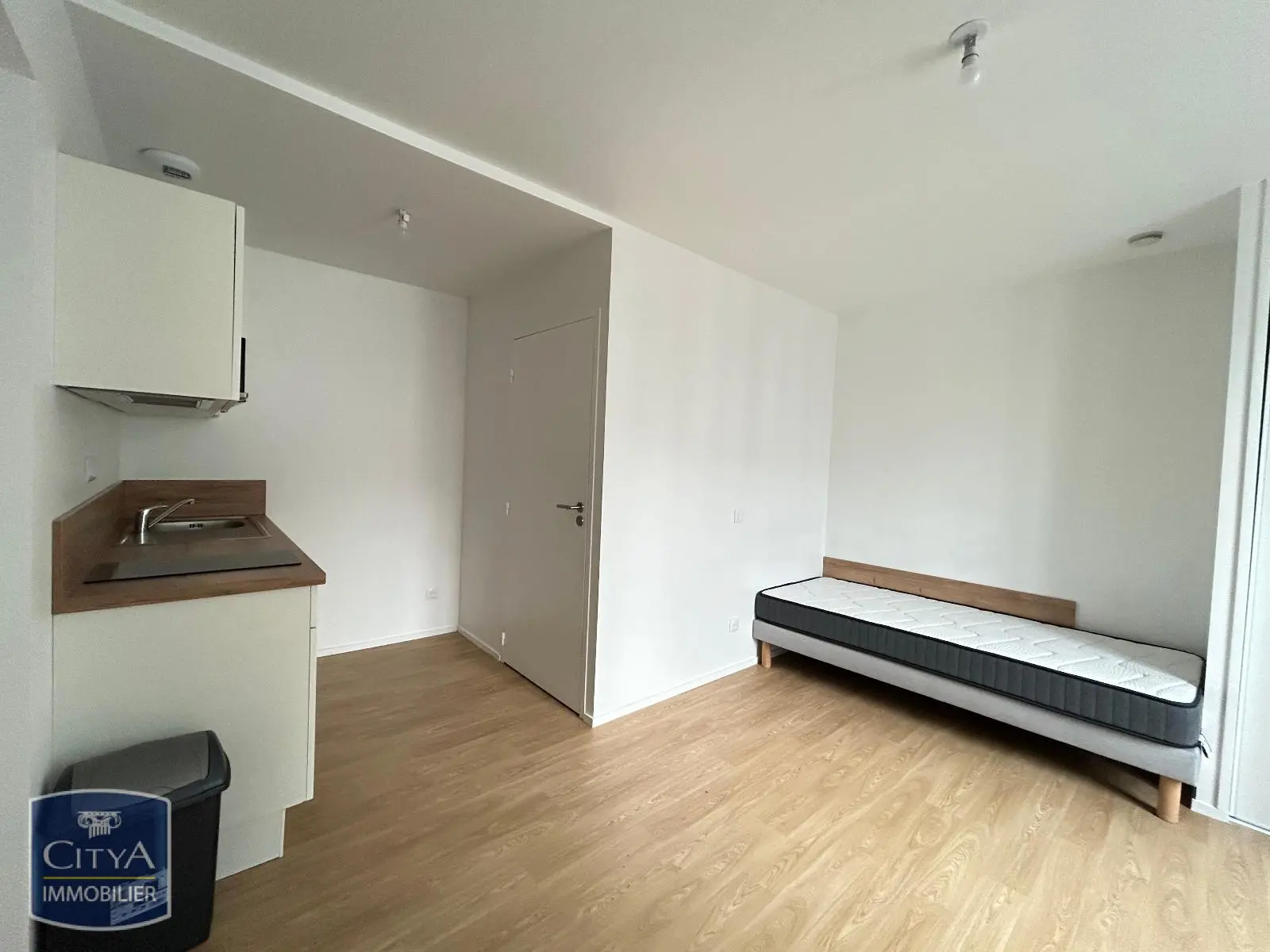 Photo 3 Appartement 1 pièce 19.76m²