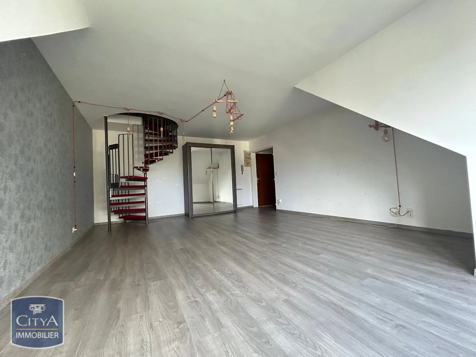 Photo 1 appartement Laval