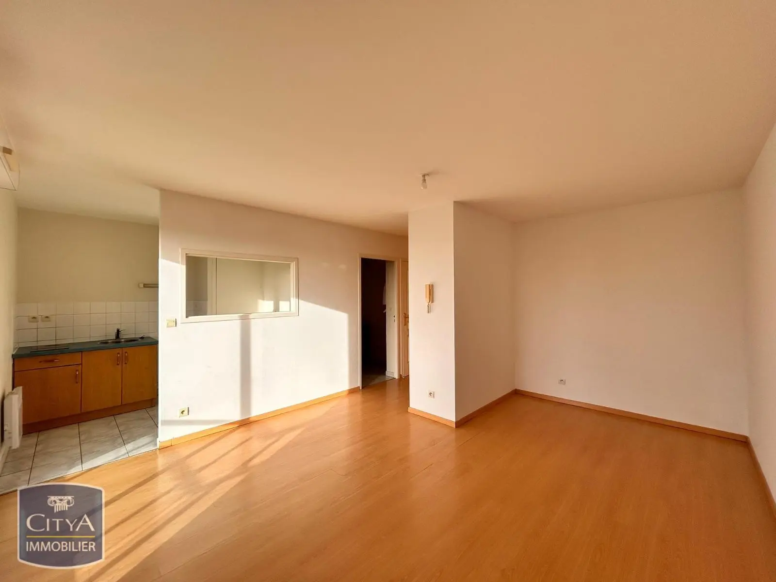 Photo 2 Appartement 1 pièce 28.36m²