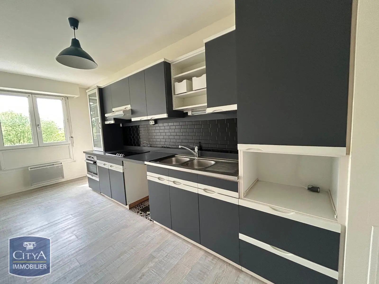 Photo 2 Appartement 4 pièces 98.98m²