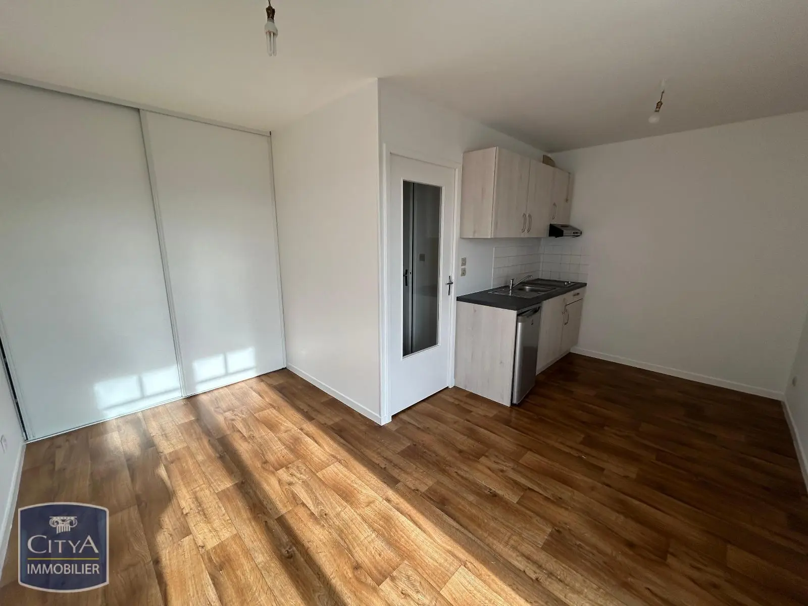 Photo 2 Appartement 1 pièce 21.38m²