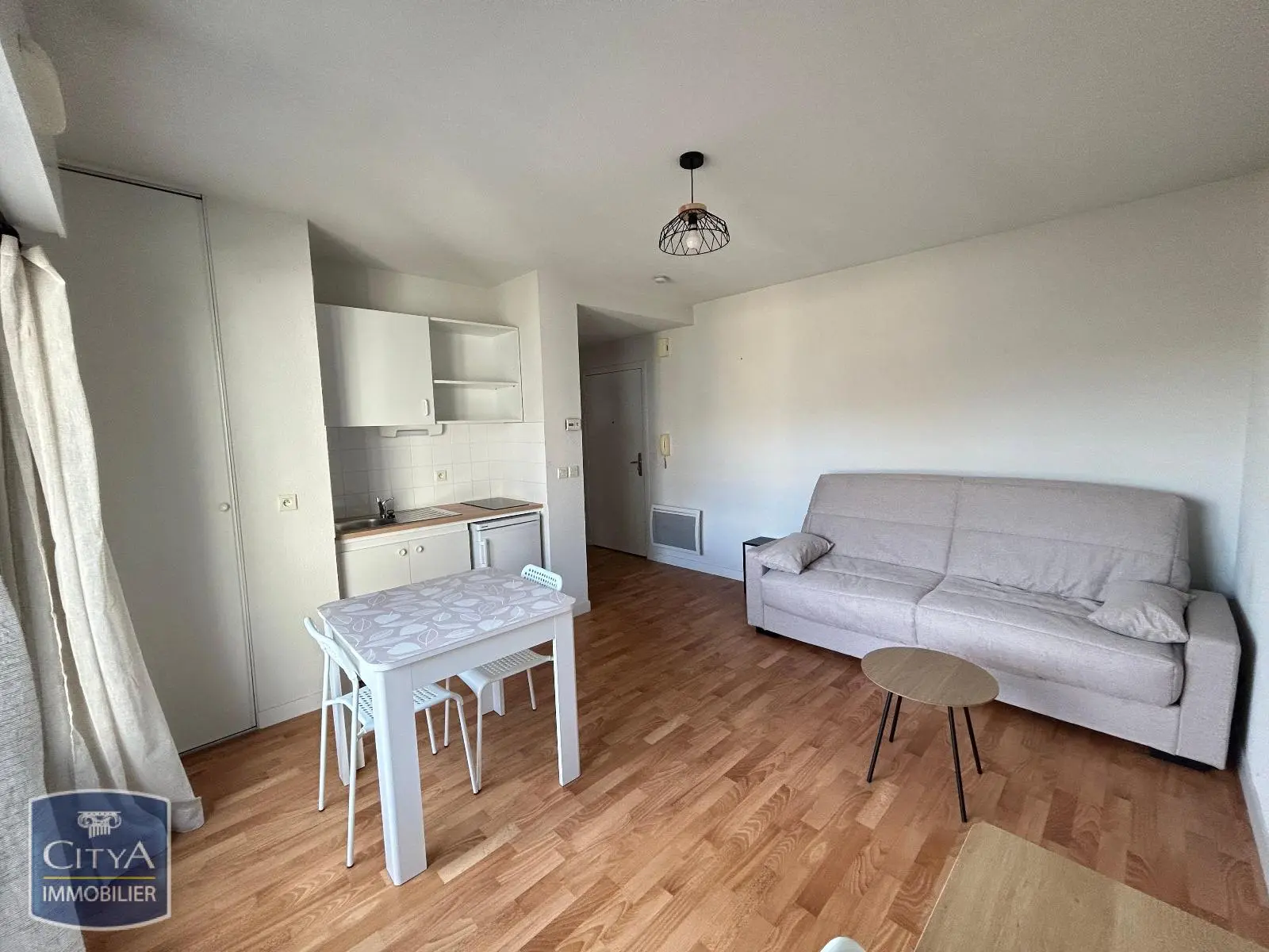 Photo 2 Appartement 1 pièce 24.31m²