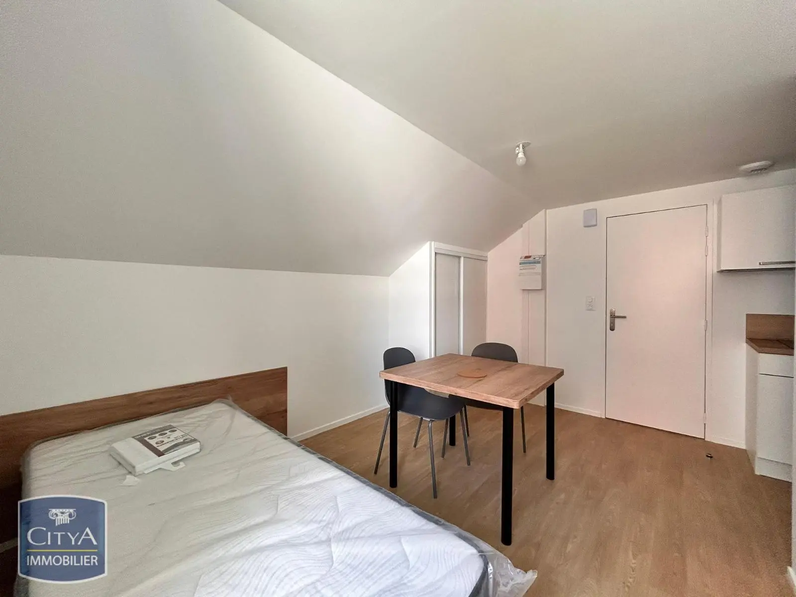 Photo 2 Appartement 1 pièce 15.26m²