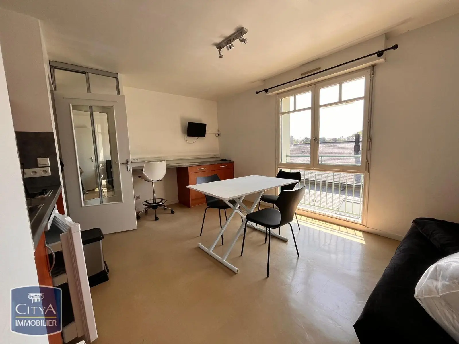 Photo 1 Appartement 1 pièce 21.86m²