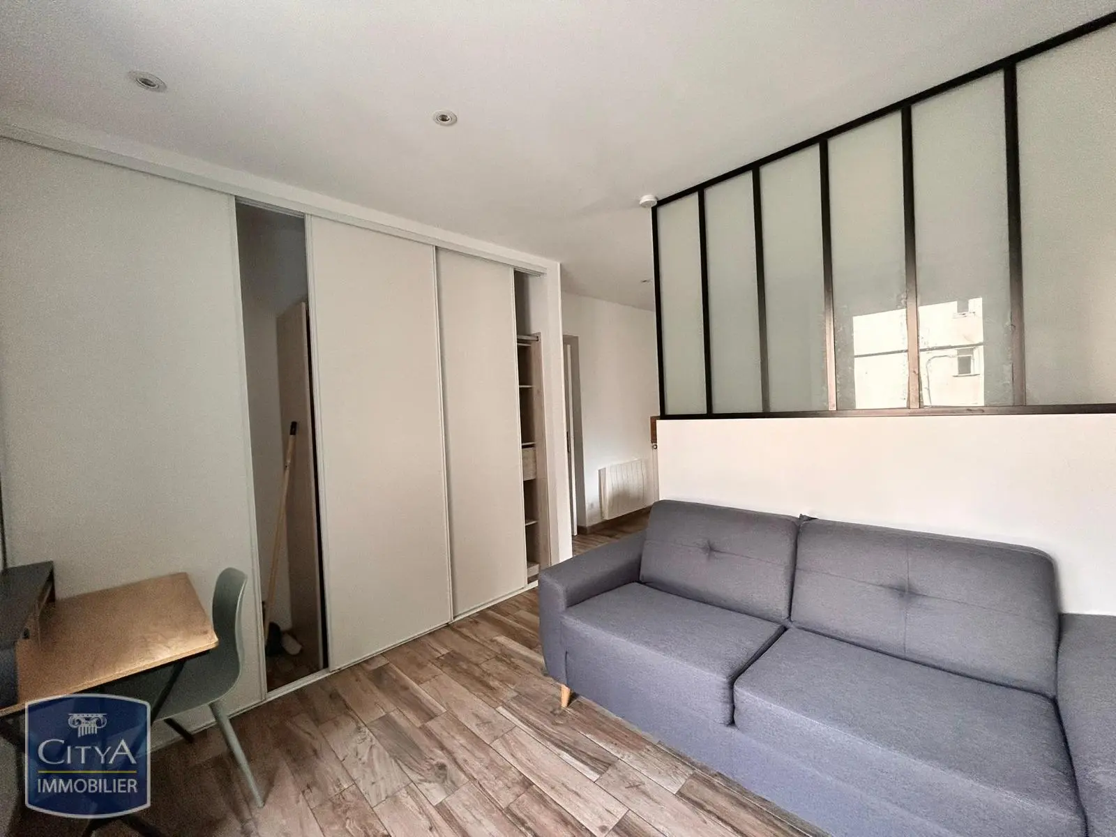 Photo 2 Appartement 1 pièce 27.01m²