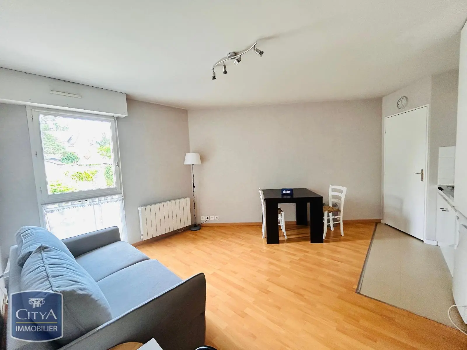 Photo 2 Appartement 1 pièce 24.8m²