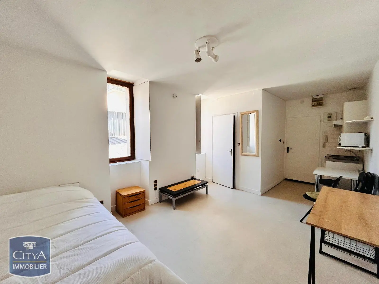 Photo 1 Appartement 1 pièce 20.5m²