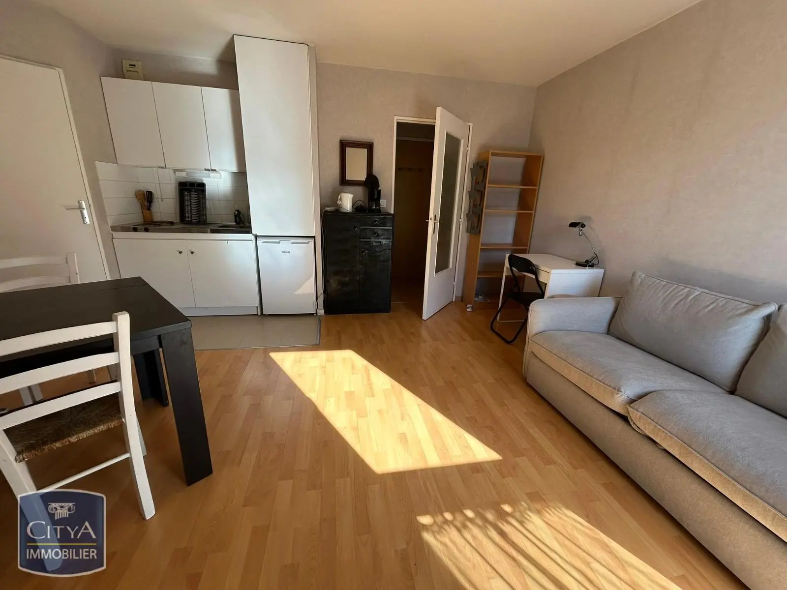 Photo 2 Appartement 1 pièce 24.8m²