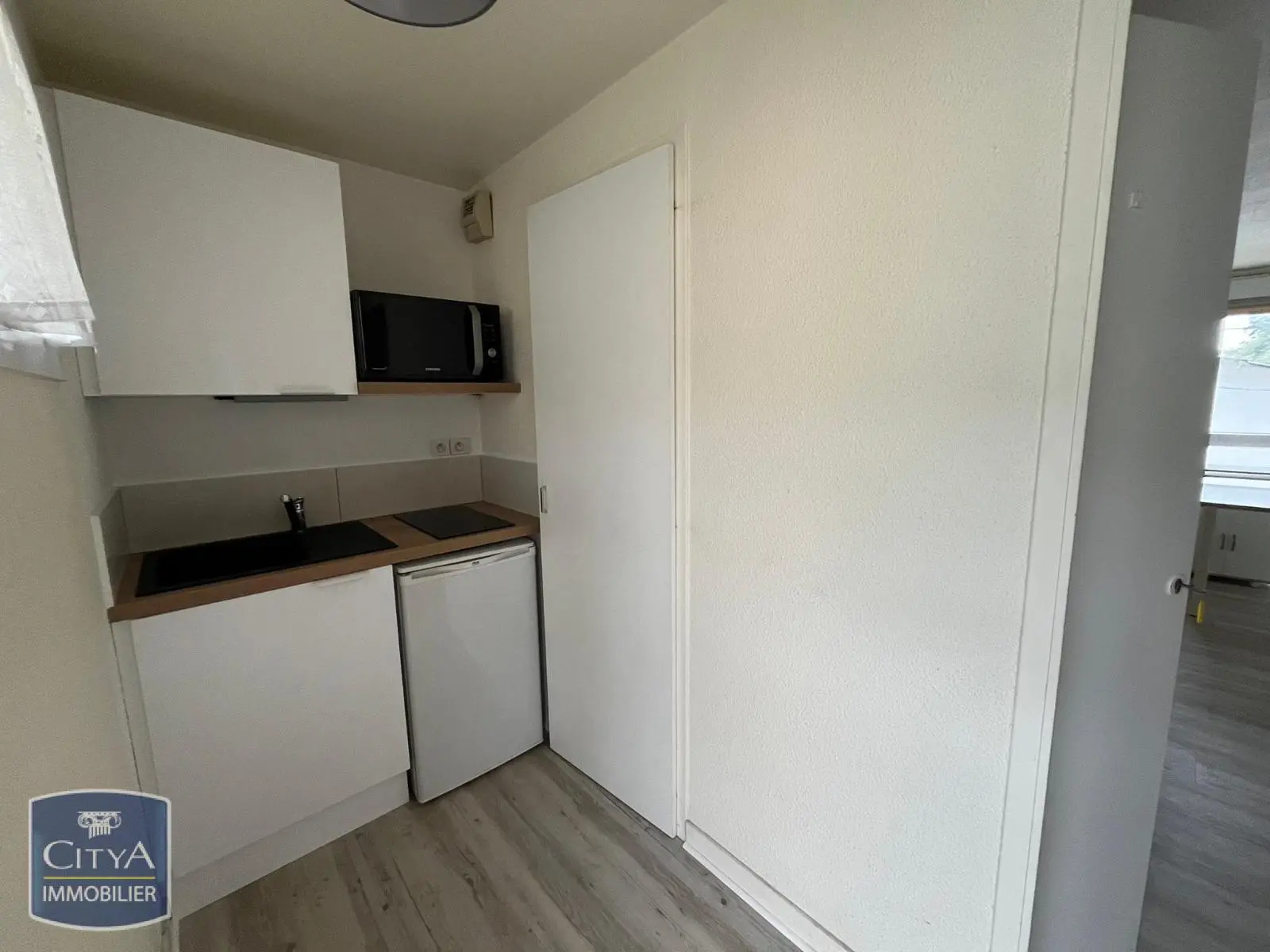 Photo 1 Appartement 1 pièce 18.39m²