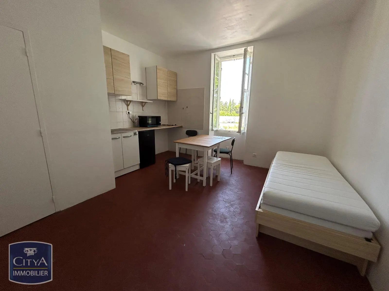 Photo 1 Appartement 1 pièce 18.8m²