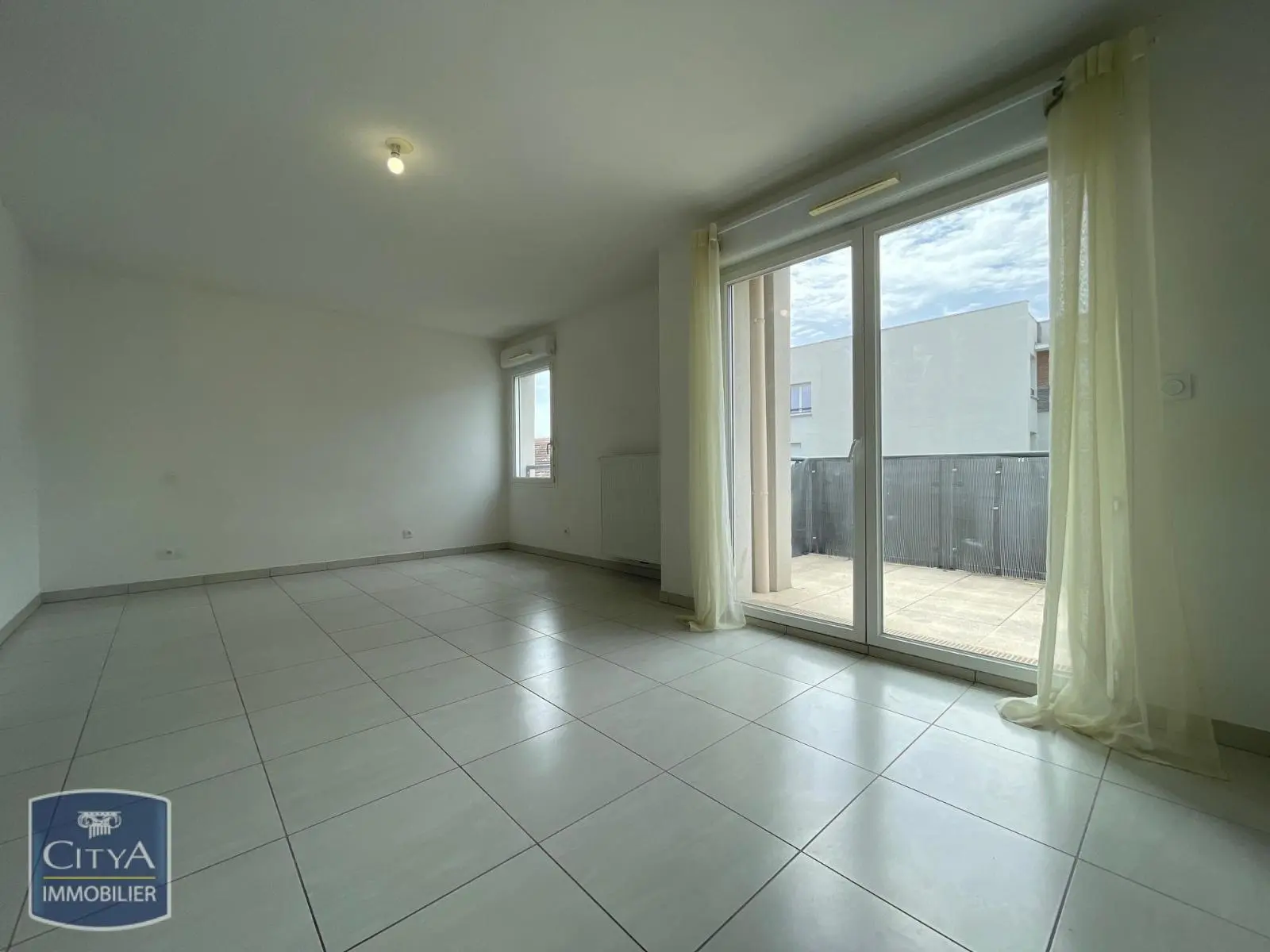 Photo 2 Appartement 1 pièce 29.76m²